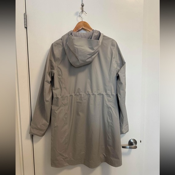 Babaton Rain jacket - Picture 3 of 5